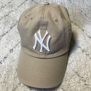 New York Yankees Hat Beige and White